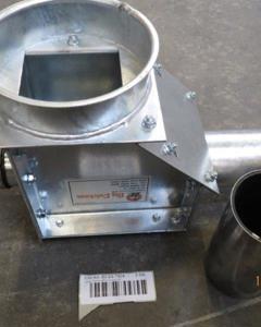 Outlet for flex. auger 75 mm on D150 M&M